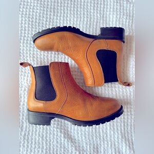 Duluth Trading Co Lifetime Leather Chelsea Boots 8